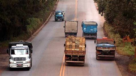 Volume de fretes rodoviários da região Sul cresce .